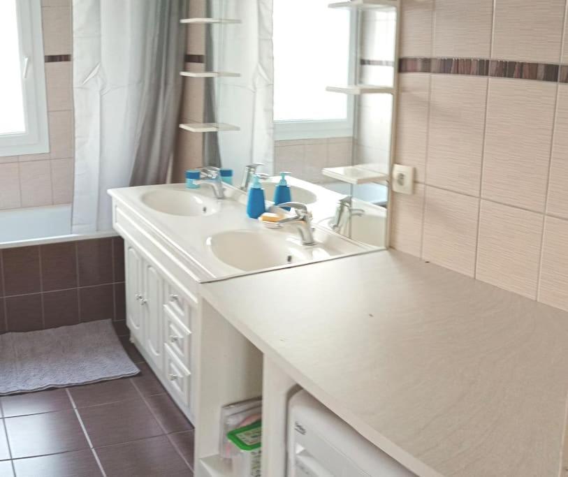 Chambre #2 Dans Appartement Partage - Proche Des Vosges タン エクステリア 写真